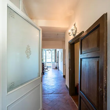 Italy Homes - Edith Sarnico